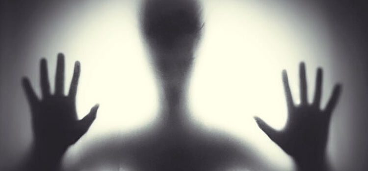 الجن العاشق