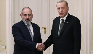 أردوغان وباشينيان يبحثان العلاقات التركية الأرمينية
