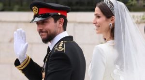 فستان زفاف الأميرة رجوة آل سيف الثاني أقل جمالاً من فستانها الملكي الأول “صور”
