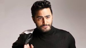 تامر حسني يسمح لفريق عمله بالنوم 5 دقائق فقط خلال الـ 48 ساعة والسبب؟