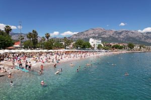 كامير التركية تستضيف من السياح 4 اضعاف سكانها