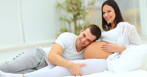 كم عدد مرات الجماع لحدوث الحمل؟