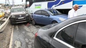 اسطنبول… حادث مروع في أرناؤوط كوي يتسبب في إغلاق الطريق وإصابة عدد من الأشخاص