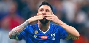 فنان شهير يقلد ميسي ويعلق: “ما حدا أحسن من حدا”