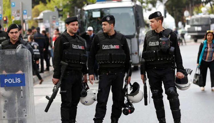 السلطات التركية