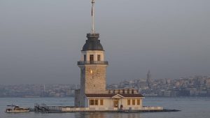برج الفتاة: لؤلؤة إسطنبول بين الأساطير والتاريخ