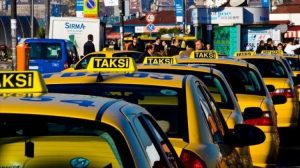 حملة تفتيش واسعة على سيارات الأجرة في اسطنبول