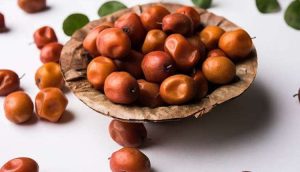 الكشف عن فاكهة شائعة تقي من السرطان وتعزز المناعة وتساعد على إنقاص الوزن