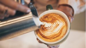 أضرار مبيض القهوة.. هل يسبب السرطان؟