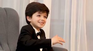 طفل مسلسل “الثمن” يثير تعاطف الجمهور بعد حديثه عن هجران والدته له “فيديو يدمي القلوب”