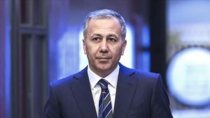 تصريح عاجل من وزير الداخلية التركي جراء حرائق جناق قلعة