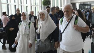 وصول أول قافلة حجاج أتراك إلى مطار إسطنبول