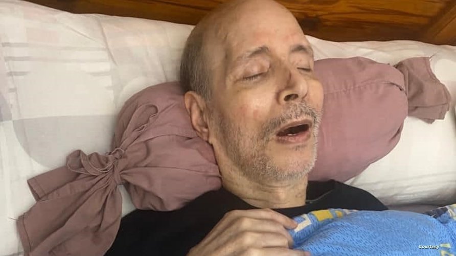 إيمان البحر درويش يؤذن لصلاة الفجر قبل تدهور حالته الصحية "فيديو" 1