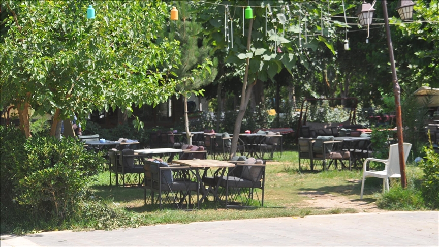 درجة الحرارة المرتفعة تعيق حركة المواطنين في تركيا 27