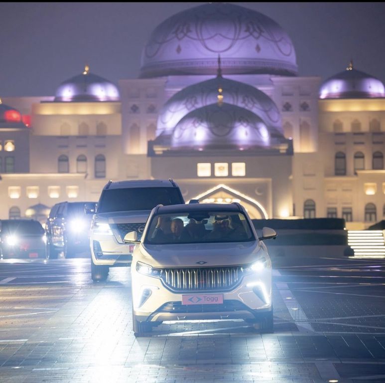 لغة جسد اردوغان وبن زايد والجولة بالسيارة التركية.. نشطاء بتقاعلون 3