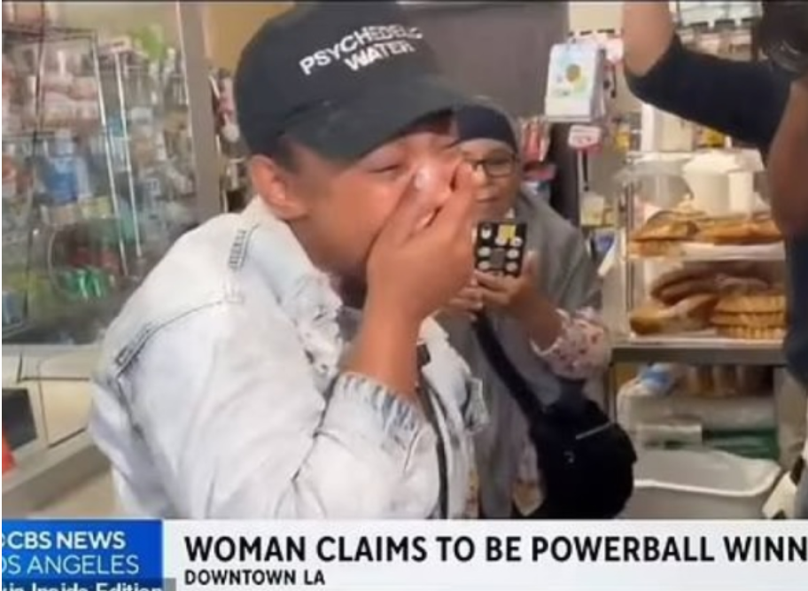 شاهد رد فعل سيدة أمريكية بعد بفوزها بمليار دولار بـ "اليناصيب" 1