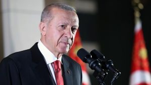 أردوغان يهنئ سيدات تركيا لكرة الطائرة على فوزهن ببطولة أوروبا