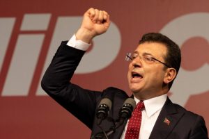 امام اوغلو يخسر إسطنبول في استطلاع رأي