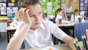 التغلب على صعوبات التكيف المدرسي ومعالجة رهبة المدرسة لدى الأطفال