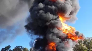 وفاة عامل آخر جراء انفجار صوامع ميناء درينجا