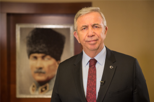رئيس بلدية أنقرة يعلن ترشيح نفسه لمنصب رئاسة البلدية مرة أخرى