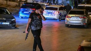عملية أمنية كبيرة في كاغيتهانة باسطنبول: قتلى وجرحى في اشتباكات مع تجار المخدرات “فيديو”
