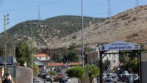 دولة عربية تقوم بترحيل اللاجئين السوريين وتسليمهم للنظام السوري