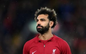 محمد صلاح في طريقه للهلال السعودي