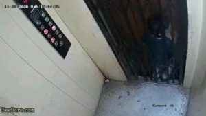 مصرع طفل داخل مصعد يثير ضجة واسعة “فيديو