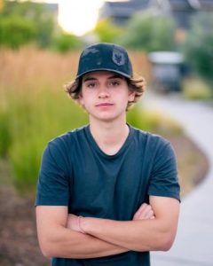 الملكة رانيا تنشر صورا لابنها الأمير هاشم ..أصبح شاباً وسيماً 33