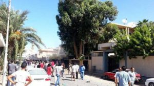 سوري مسلح يشن هجوماً على قنصلية السويد في إزمير التركية