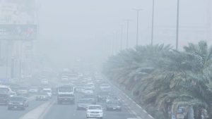السعودية تشن حملة لمكافحة راصدي الطقس العشوائيين وتفرض عقوبات صارمة