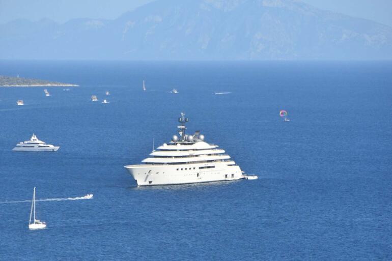 بودروم التركية تستقبل يخوت الشيخ منصور وبيل غيتس "صور" 3