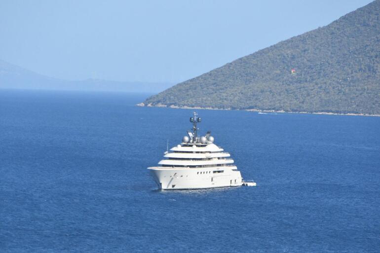 بودروم التركية تستقبل يخوت الشيخ منصور وبيل غيتس "صور" 5