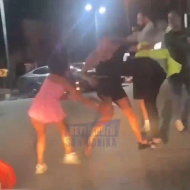 شاهد.. معركة بين "فالي" ونساء اجنبيات في إسطنبول 3