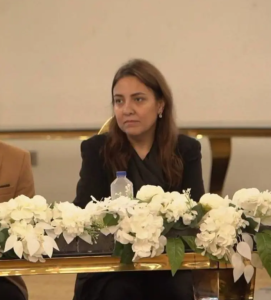 مي كساب تفقد نصف وزنها وتظهر بملامح متغيرة بعد رحيل والدها "صور" 4