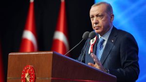 أردوغان يطالب إسرائيل بوقف هجماتها والخروج من “حالة الجنون” فورا