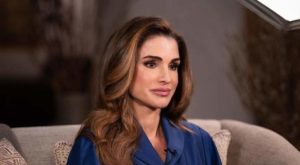 الملكة رانيا تنشر صورة برفقة ابنتيها وتوجه رسالة مؤثرة للغاية