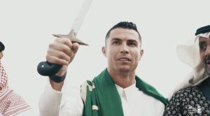 ظهور جديد لكريستيانو رونالدو بالزي السعودي