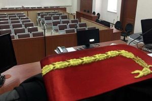 فضيحة قضائية في تركيا: مدعي عام يستغل قضية انتحار شرطي لإقامة علاقة غير لائقة مع زوجته