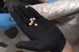 اعتقال عصابة تجار مخدرات ومصادرة كمية ضخمة من الهيروين في كوجالي