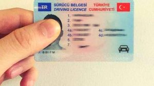 مسن تركي يحصل على رخصة قيادة بعد 30 محاولة