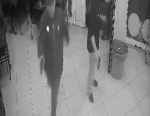 مشهد مرعب.. تعرض مطعم سوري لهجوم مسلح في “اسنلر” باسطنبول