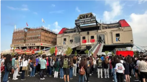 تحويل سفينة إلى مدرسة ثانوية في تركيا