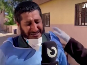 طبيب ليبي ينهار بالبكاء بسبب العدد المهول لضحايا الإعصار “فيديو مؤثر”
