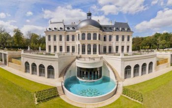 فاجعة في قلب إسطنبول: نجمة التلفزيون التركي تُلقى مصرعها في ظروف غامضة 2 فاجعة في قلب إسطنبول: نجمة التلفزيون التركي تُلقى مصرعها في ظروف غامضة 1