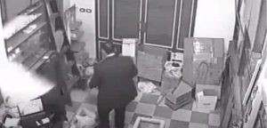 صيدلاني مصري يتحرش بمرضاه وزوجته تفضحه.. تفاصيل مثيرة 1