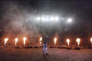 بعد السعودية .. أحمد سعد يثير الجدل بإطلالته الجديدة في الكويت "صور" 42