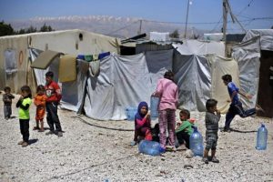 مطالبات بوقف مساعدات اللاجئين السوريين في لبنان.. ما القصة؟