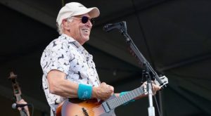 وفاة فنان ومطرب شهير عن عمر يناهز 76 عاماً 1